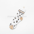 Heißer Verkauf Großhandel Gemütliche Damen Leopard Sheer Crew Socken Frauen Sommer Transparente Seidensocken